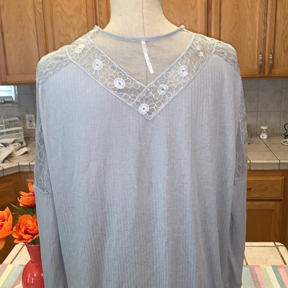 Free People - Picture 5 of 9